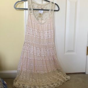 Lace cream sleeveless dress